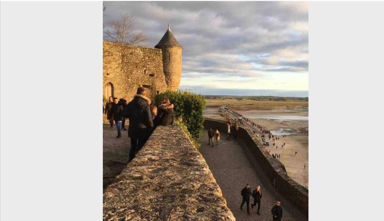 Maison Familiale A 10 Min Du Mont Saint Michel Pontorson Exterior foto